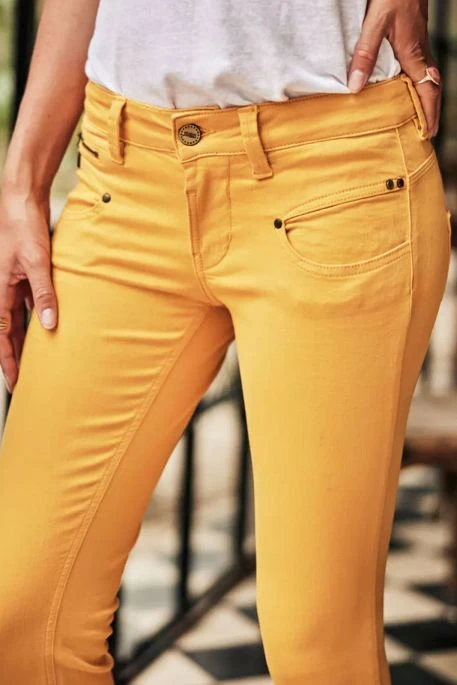 Jean FREEMAN T.PORTER ALEXA CROPPED Magic Color Golden Rod 4 Jean FREEMAN T.PORTER ALEXA CROPPED Magic Color Golden Rod – Image 2