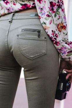 Jean FREEMAN T.PORTER ALEXA CROPPED Magic Color Olivine -Femme Mode Vêtements Magasin freeman porter 23039 3