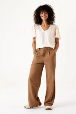 Tee-shirt GARCIA UNI DENTELLE White 7 Tee-shirt GARCIA UNI DENTELLE White -Femme Mode Vêtements Magasin garcia g30007 4294 1