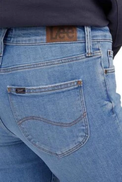 Jean LEE ELLY Mid Conversation