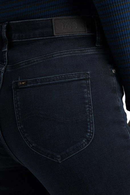 Jean LEE BREESE Worn Ebony 6 Jean LEE BREESE Worn Ebony – Image 4