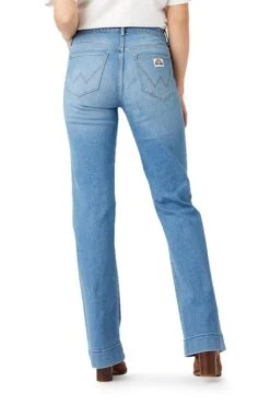 Jeans WRANGLER FLARE In Dusty Mid -Femme Mode Vêtements Magasin wrangler w233 uh 12g 3